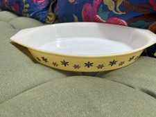 Vintage Pyrex Gaiety Yellow