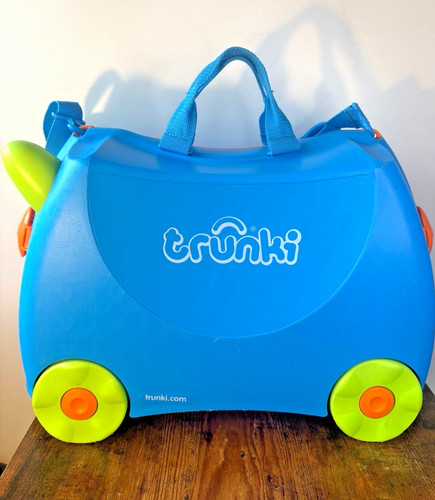 Trunk childrens blue ride - trunk, on