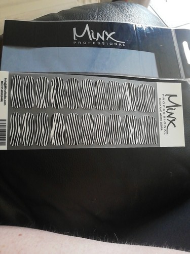 Black white zebra - 🦓,