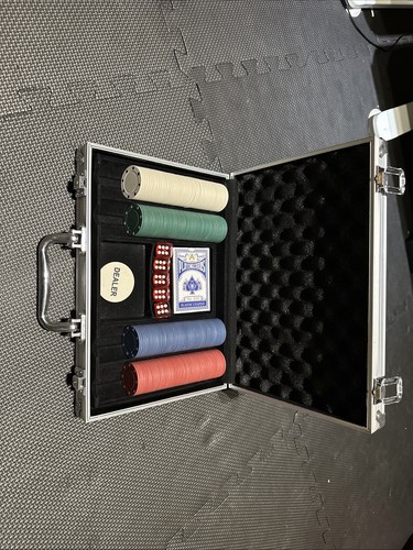 Poker chip set with rotating - chip,