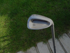 LADIES WILSON DEEP RED  FAT SHAFT SAND WEDGE 57* GRAPHITE LADIES  FLEX