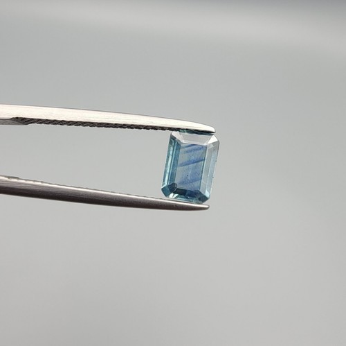 Natural blue sapphire - blue,
