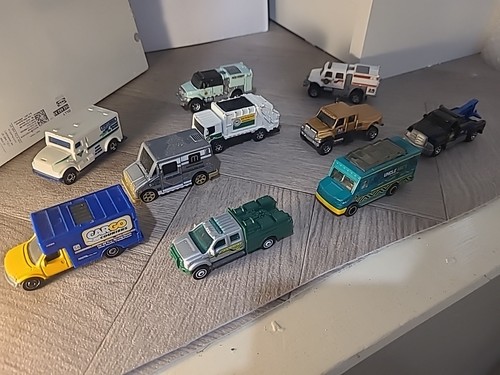 Matchbox job lot toy cars - lot, (2)