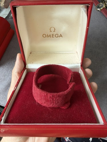 Omega watch box great