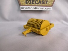 }MBM Model Tow Roller - Screen