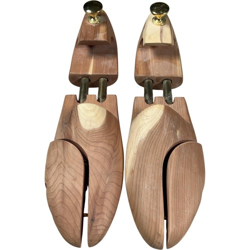 Wooden adjustable shoe trees - adjustable,