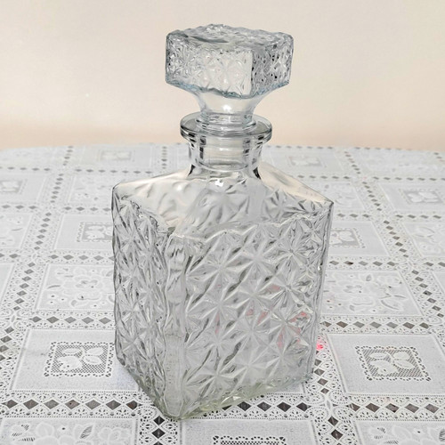 Unmarked clear pressed glass - clear,