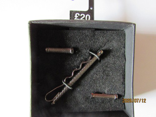 Black knurled bar cuff links - links, +