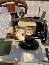 Vintage Girls Singer Sewing machine No 20 