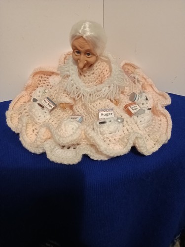 Hand crocheted vintage - hand,