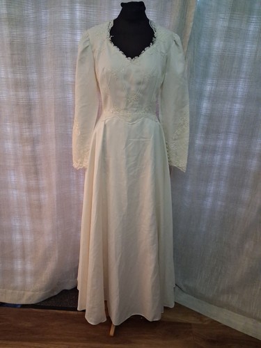 Wedding dress size ivory - dress,