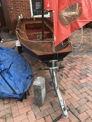 Mirror sailing dinghy red sail - sailing,