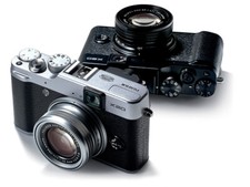 FUJIFILM Fuji X Series X20 12.0MP Digital F2.0-2.8 lens Camera 4x optical zoom