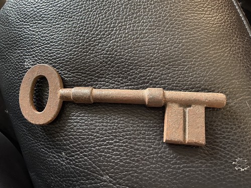 Key cutting machine - key, boards