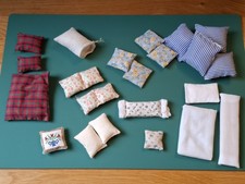 Job Lot Bundle Of Dollhouse Cushions And Bedding Dolls House