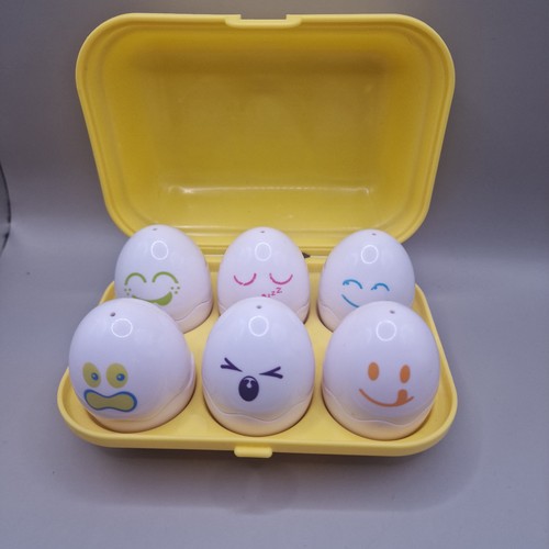 Tomy toomies hide and - hide, squeak