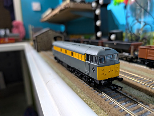 Hornby r3275 class - r3275, in
