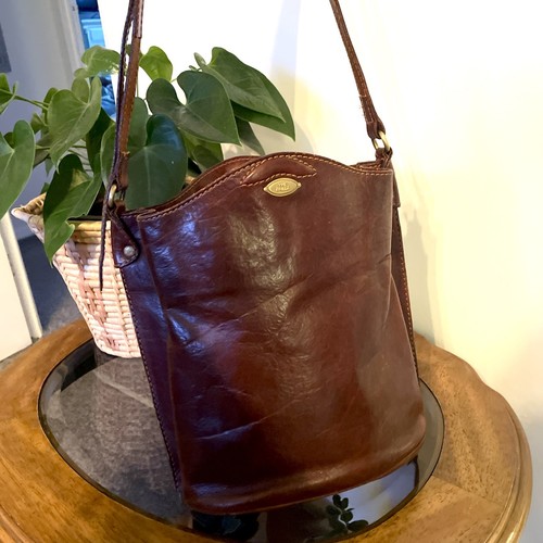 The bridge leather - bridge, bucket