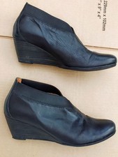 HISPANITAS SIZE 6 BLACK