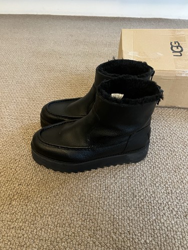 Ugg black leather shearling - black,