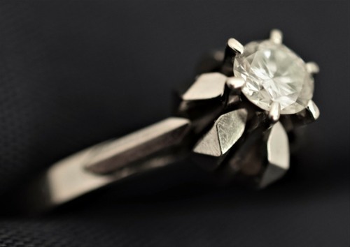 Brilliant ring solitaire ring