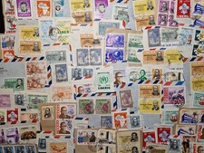 Liberia, 100 Stamps Used on Paper - Lot #Y111