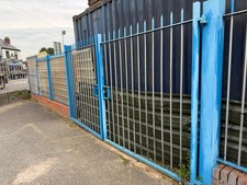 METAL FENCE RAILS AND GATES, APPROX 108 FEET LENGTH, APPROX 5FT4 HEIGHT, USED