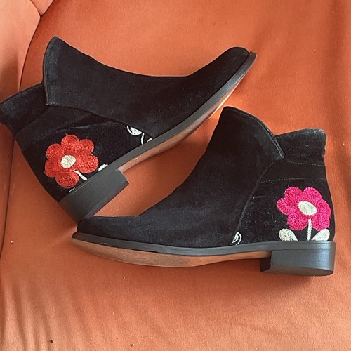 Chelsea boots with embroidered - boots,