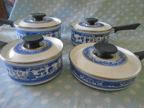 Vintage enamel willow pattern - vintage,