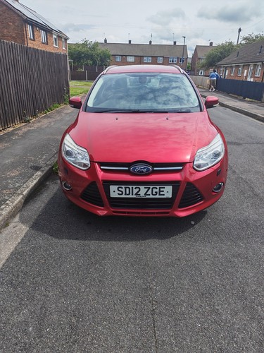 Ford focus estate red 2012 - ford, 2l