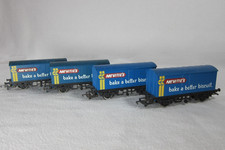 4x Hornby OO Gauge R137