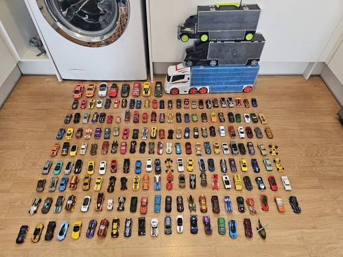 Massive hot wheels - bundle,