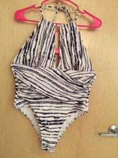 One Piece XL  Black White