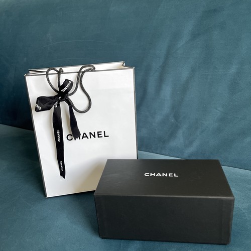 Chanel small gift box with - small,