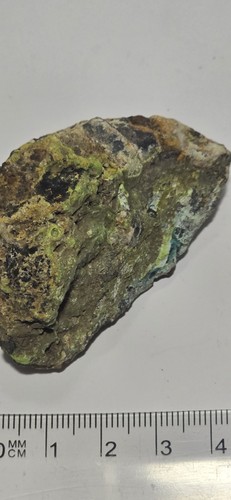 Pyromorphite chrysocolla - pyromorphite, on