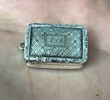 William IV Solid Silver Vinaigrette Nathaniel Mills Birmingham 1837 IEZX
