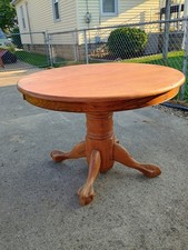 oak table 36 in has leaf