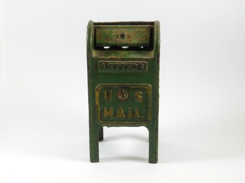 Vintage green metal mail - green,