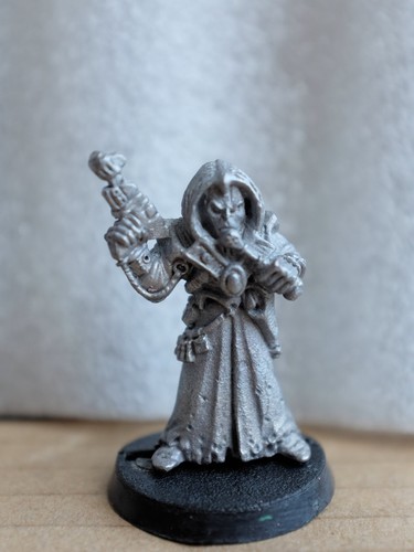Genestealer hybrid magus with - magus,