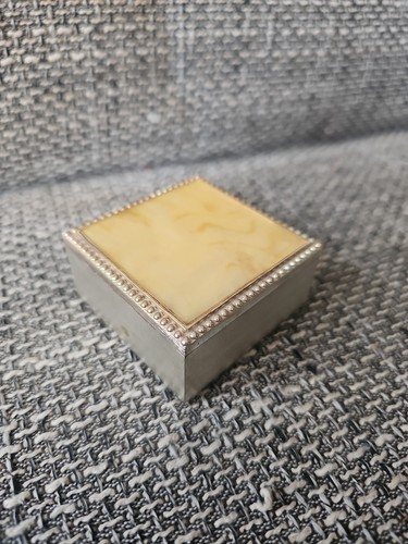 Vintage trinket box with lid