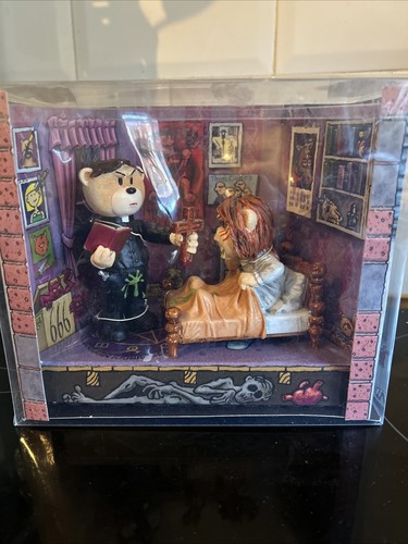 Bad taste bears den - bad,