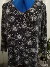 Ladies Top Black & White Sparkly Stretchy By Bon Marche Size M 3/4 sleeve