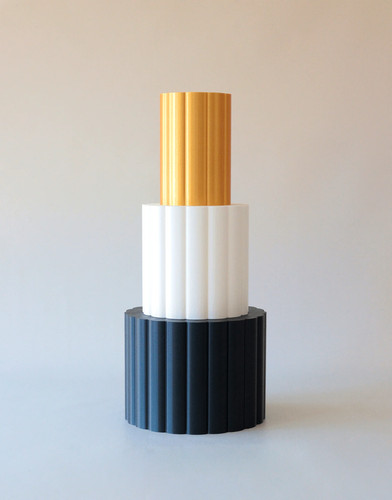 Scalloped cake separator - cake,