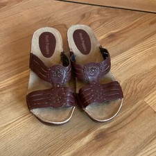 HUSH PUPPIES ladies Brown
