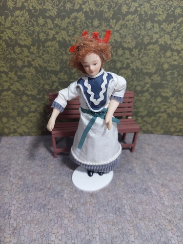 Dolls house 12th scale young - house,