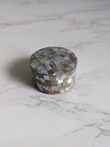Mother pearl pill tin - pearl,