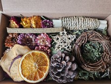 Natural Forage Fun Box /Treats and Chews Rabbits Guineapigs Hamsters Guinea Pigs