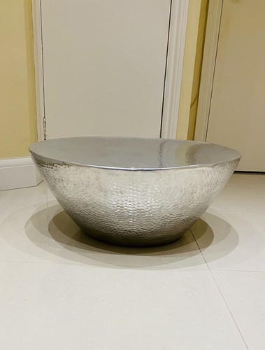 Round silver hammered metal - hammered,