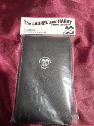 Laurel and hardy expanding - hardy,