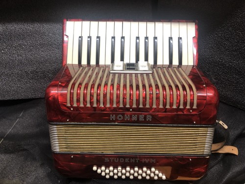 Accordion hohner bass in - 32,